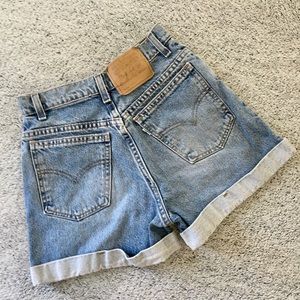 Vintage Levi’s High Rise Medium Wash Denim Shorts
